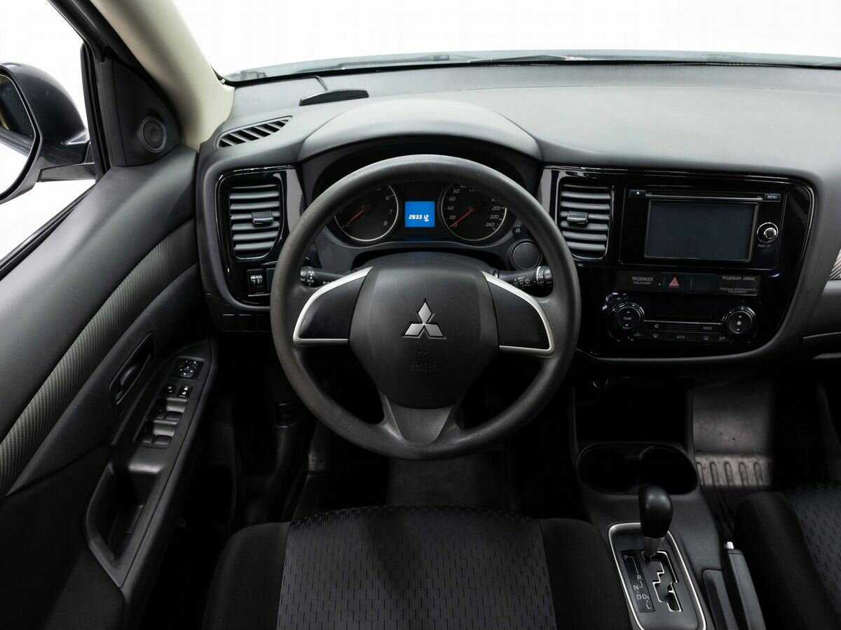 Mitsubishi Outlander с пробегом — 2014 год. Фото: #13
