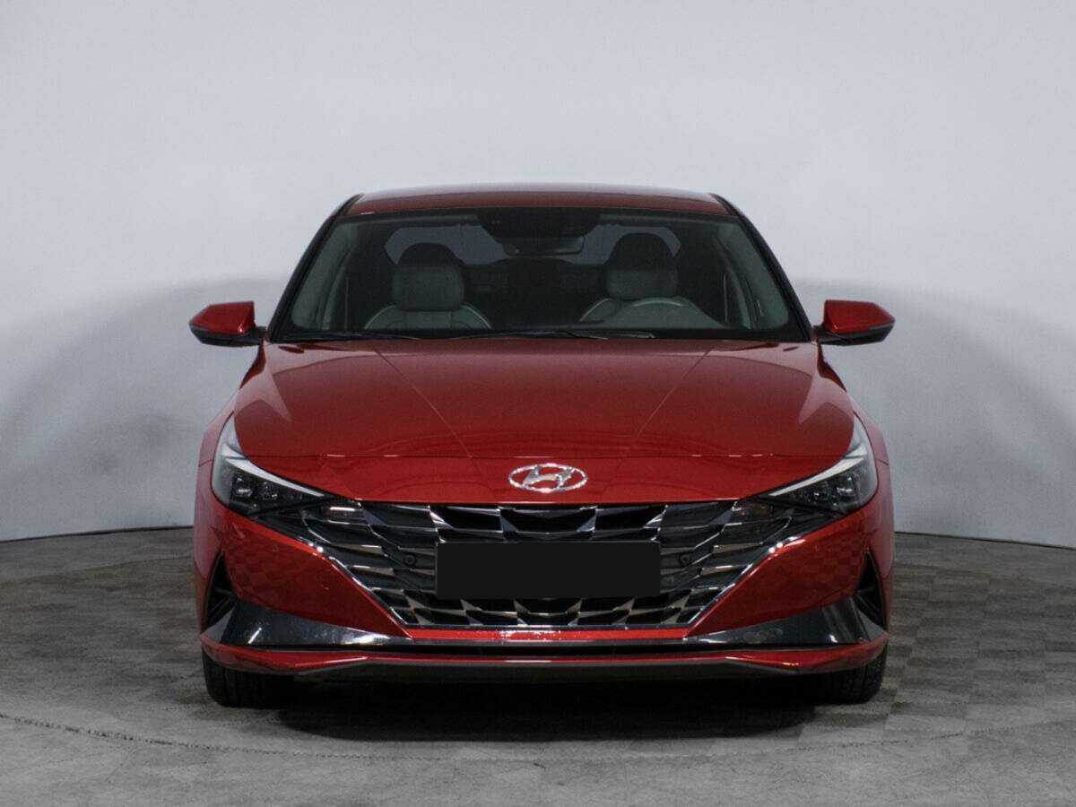 Hyundai Elantra с пробегом — 2021 год. Фото: #1