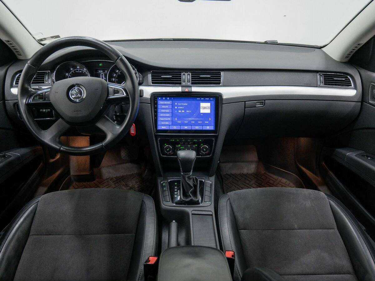 Skoda Superb с пробегом — 2014 год. Фото: #10