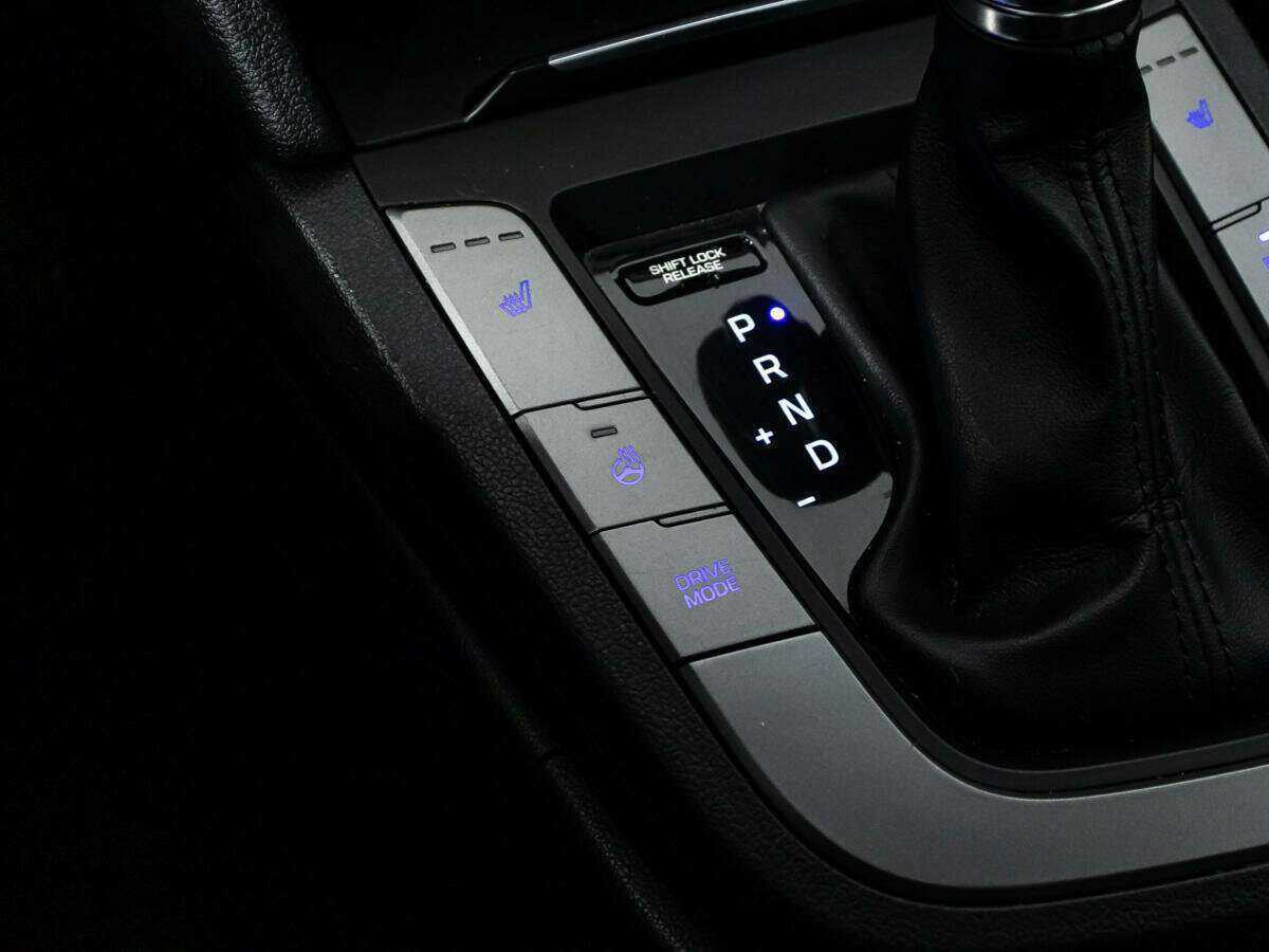 Hyundai Elantra с пробегом — 2017 год. Фото: #16