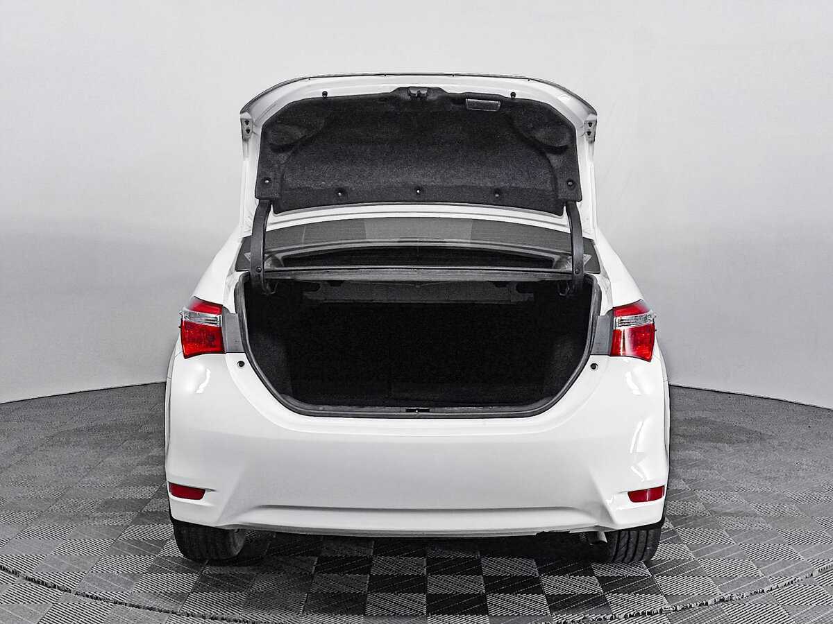 Toyota Corolla с пробегом — 2013 год. Фото: #8