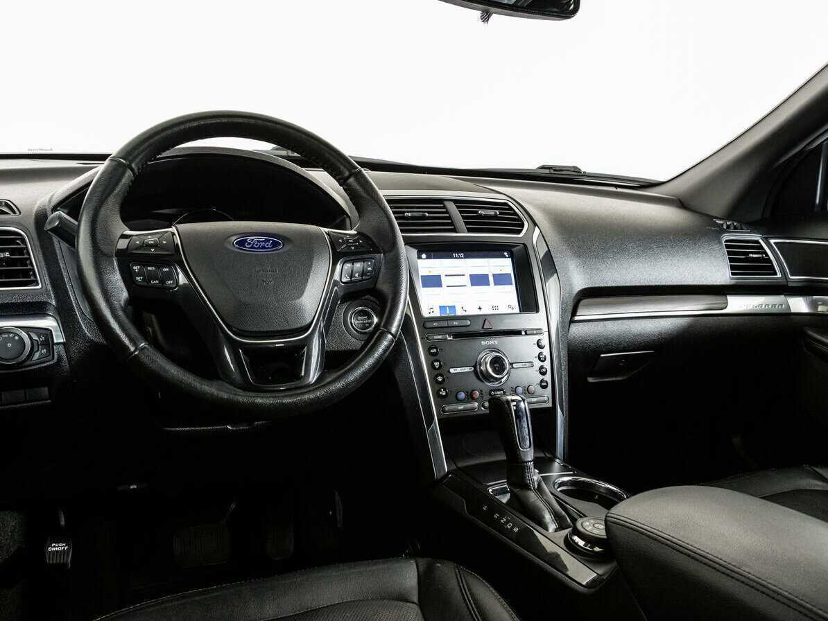 Ford Explorer с пробегом — 2017 год. Фото: #8