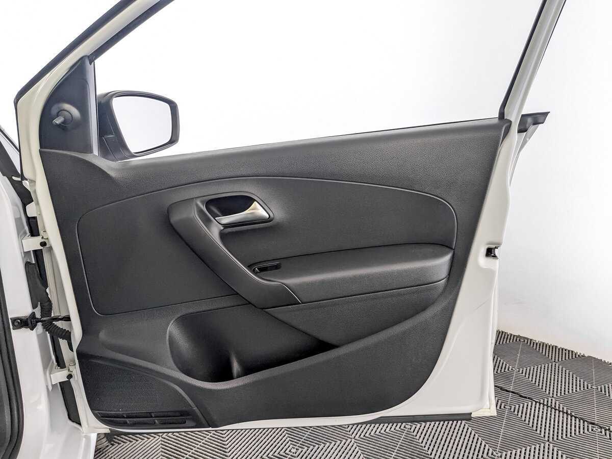 Volkswagen Polo с пробегом — 2020 год. Фото: #21