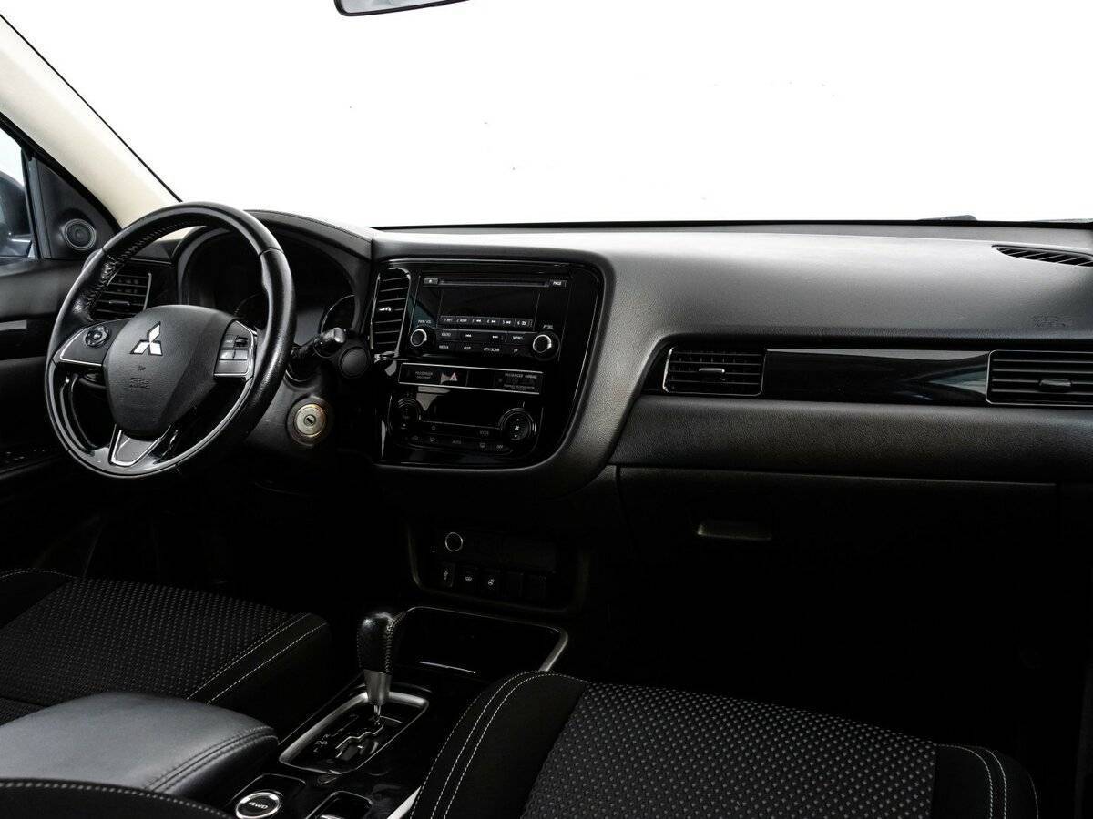 Mitsubishi Outlander с пробегом — 2020 год. Фото: #8