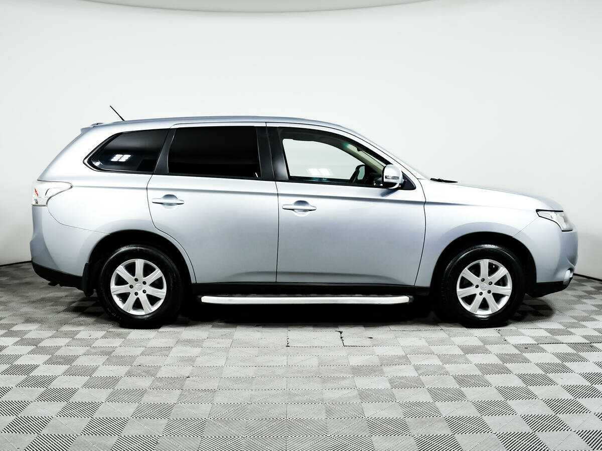 Mitsubishi Outlander с пробегом — 2013 год. Фото: #3