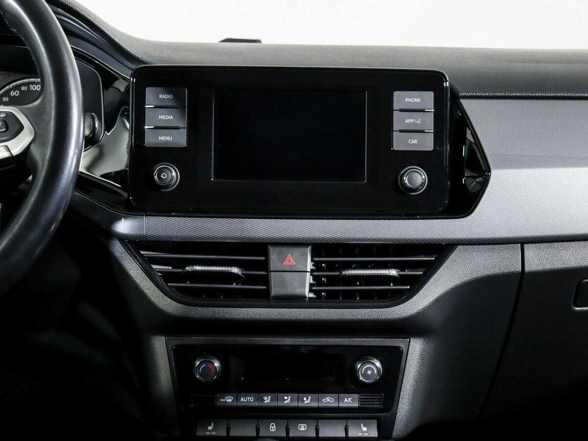 Volkswagen Polo с пробегом — 2020 год. Фото: #12