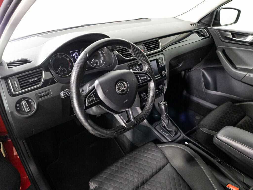 Skoda Rapid с пробегом — 2018 год. Фото: #10