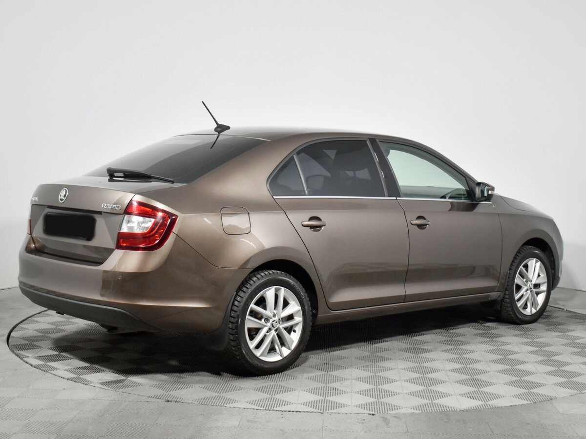 Skoda Rapid с пробегом — 2018 год. Фото: #4