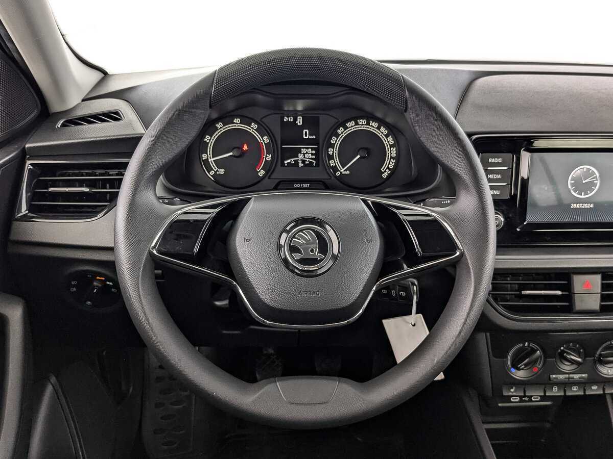 Skoda Rapid с пробегом — 2020 год. Фото: #17