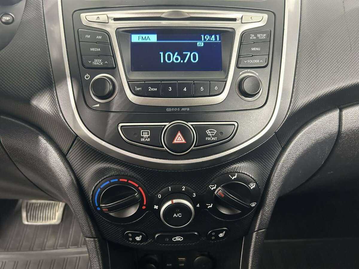 Hyundai Solaris с пробегом — 2016 год. Фото: #11