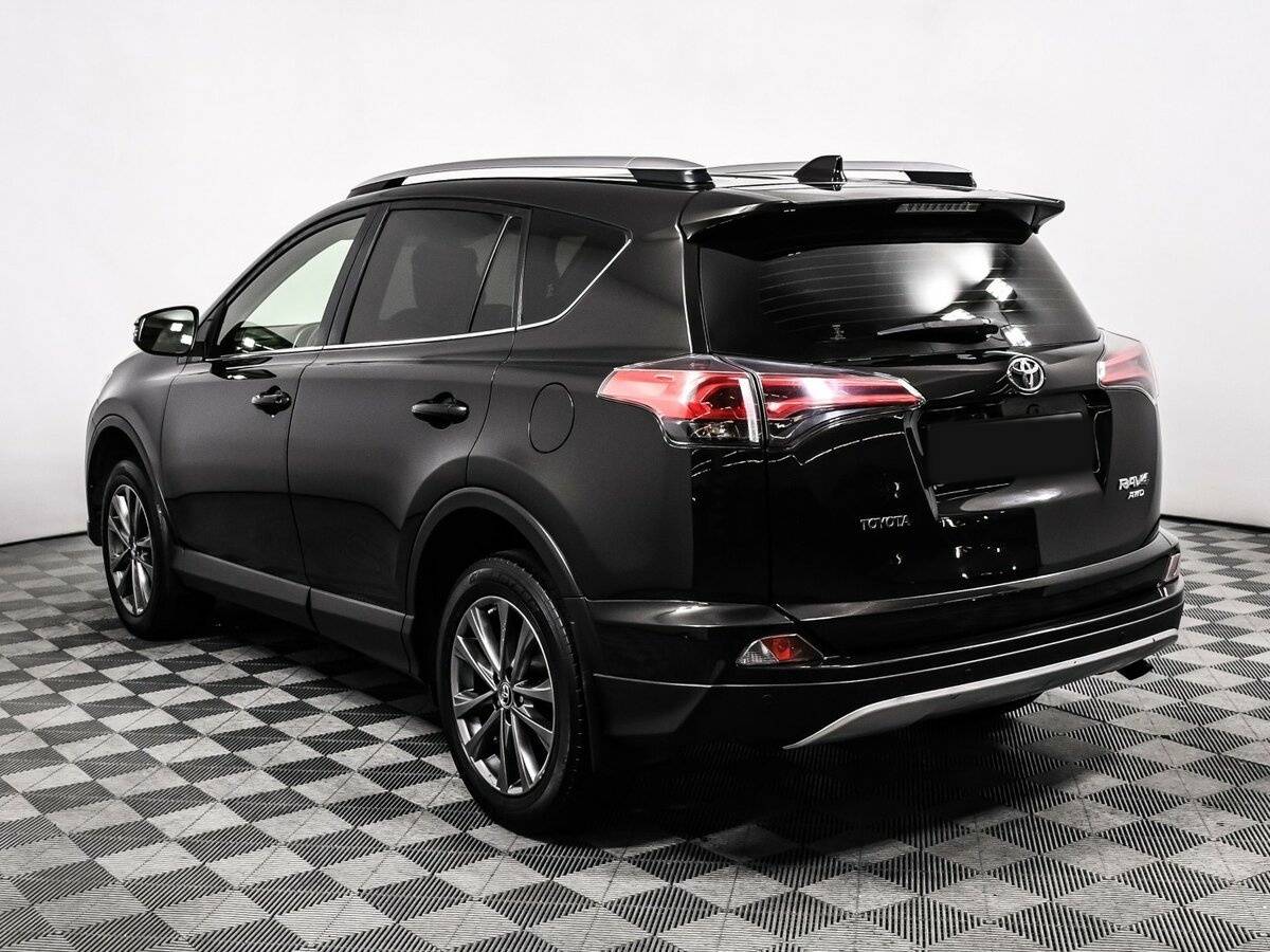 Toyota RAV4 с пробегом — 2015 год. Фото: #6
