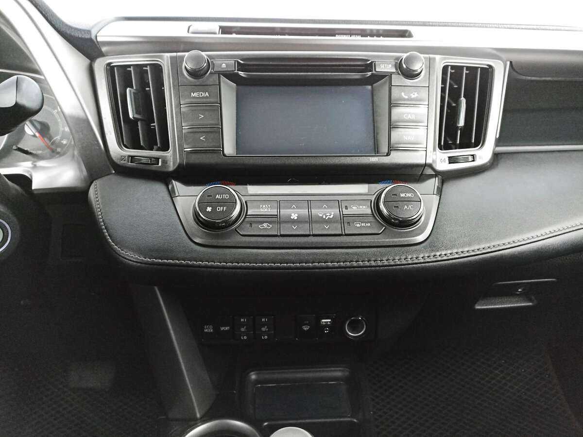 Toyota RAV4 с пробегом — 2014 год. Фото: #12