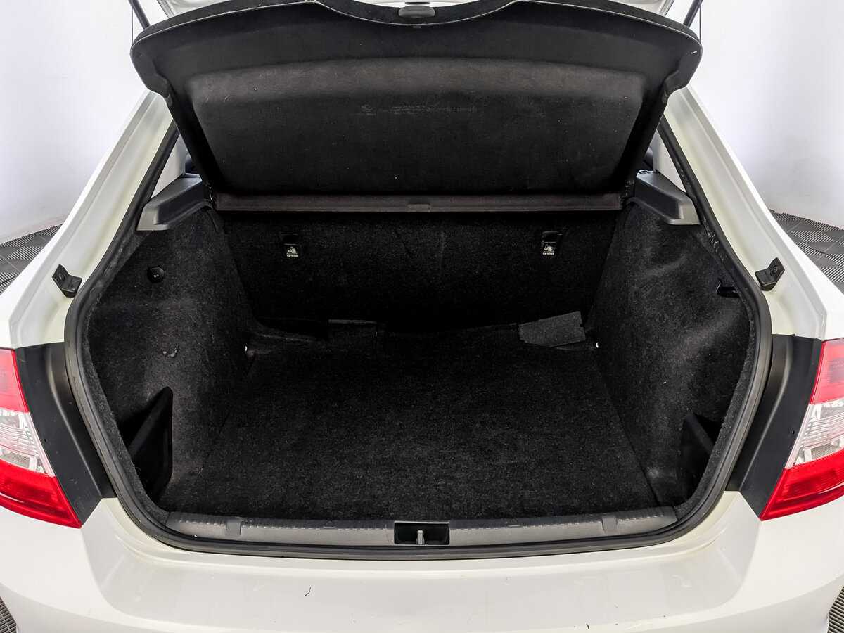 Skoda Rapid с пробегом — 2017 год. Фото: #9