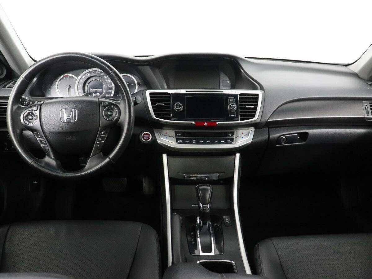 Honda Accord с пробегом — 2013 год. Фото: #10