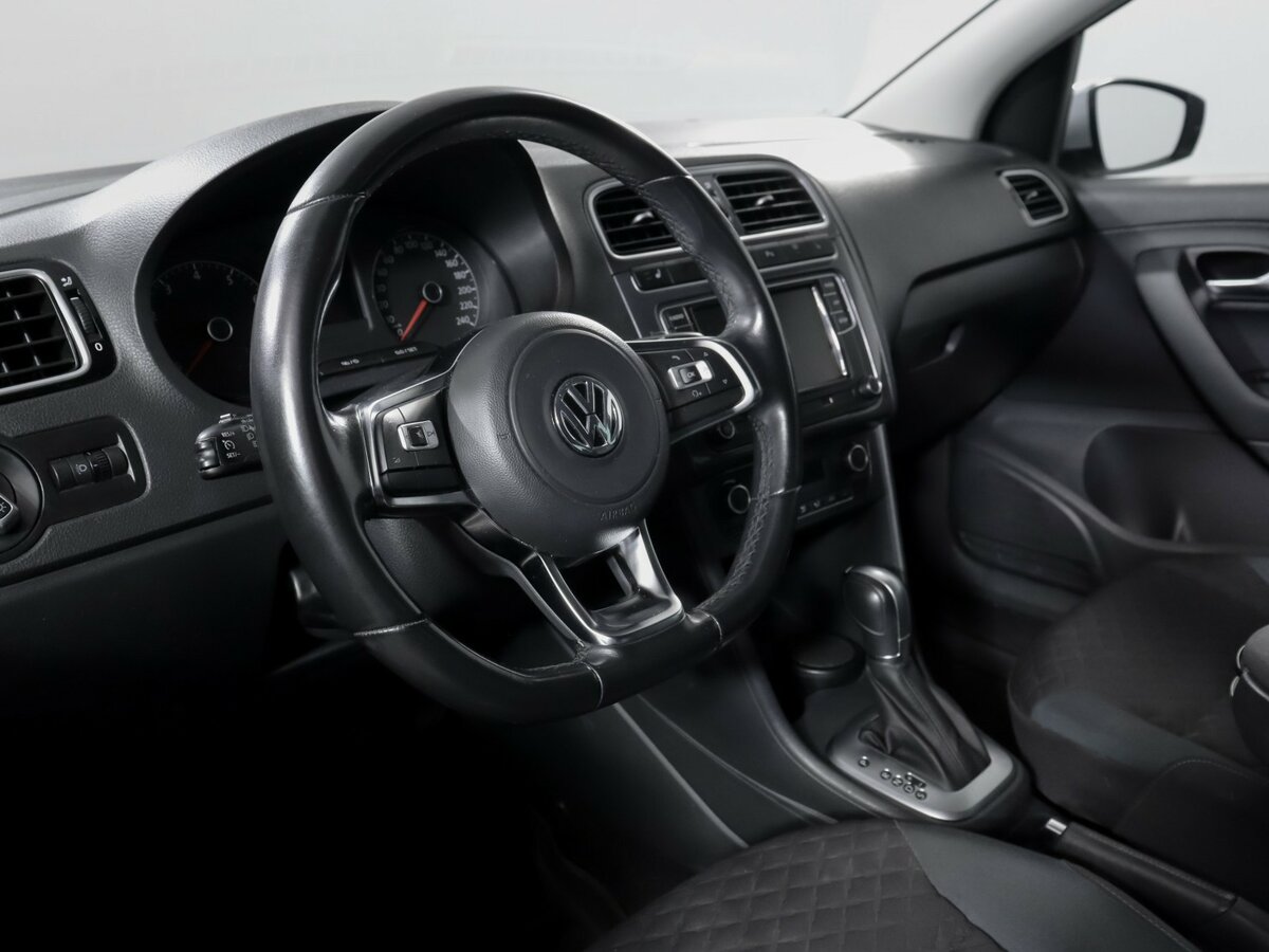 Volkswagen Polo с пробегом — 2019 год. Фото: #11