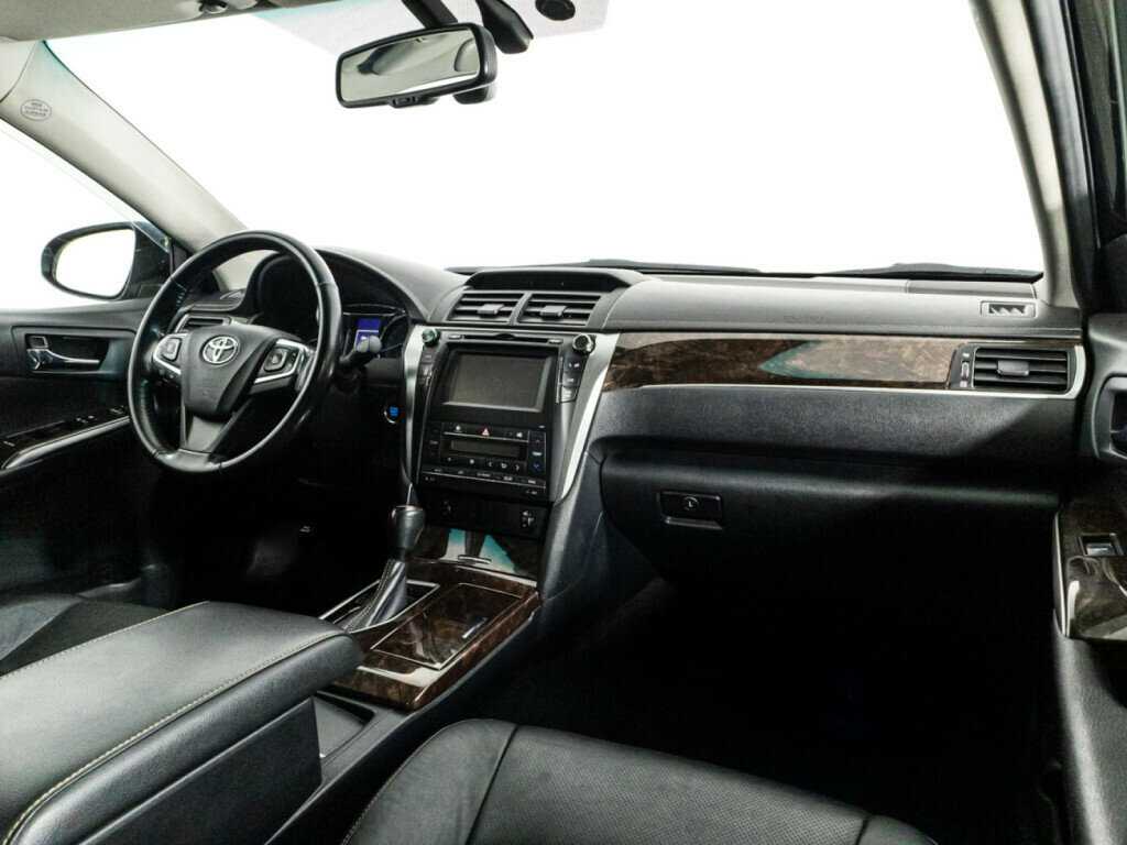 Toyota Camry с пробегом — 2016 год. Фото: #8