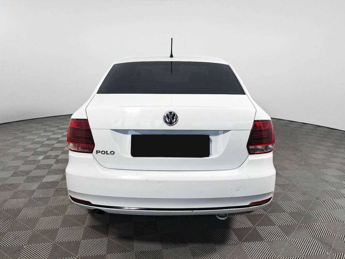Volkswagen Polo с пробегом — 2016 год. Фото: #5
