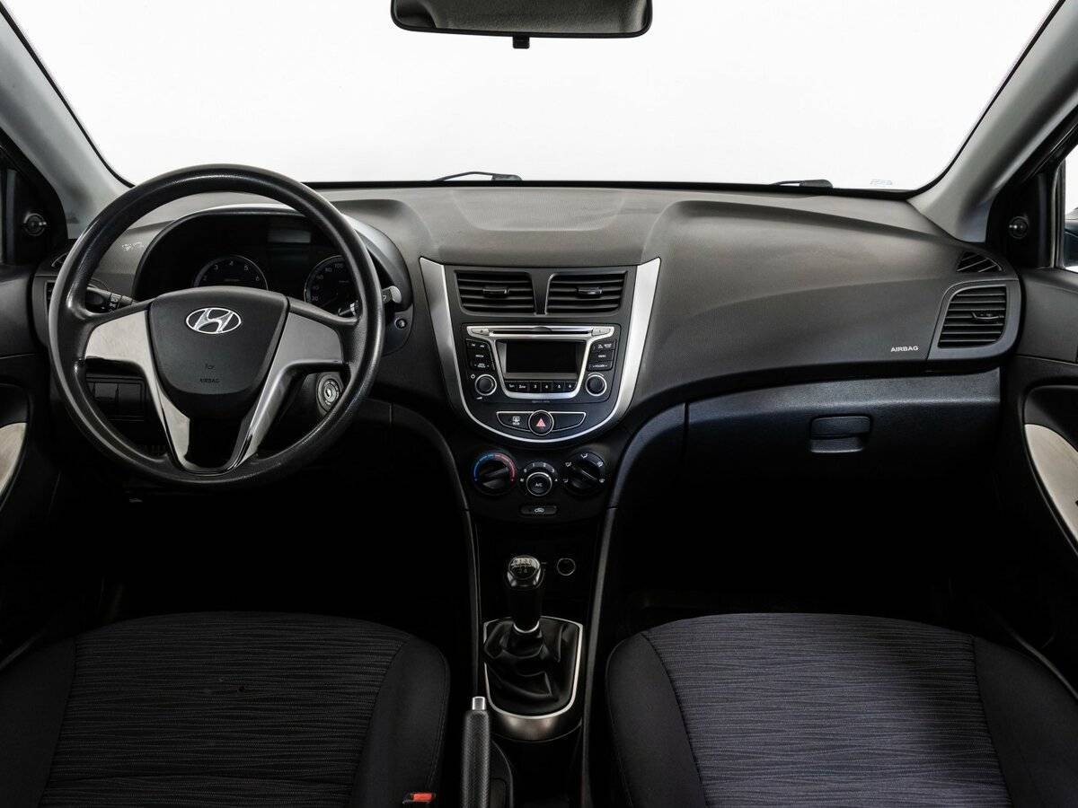 Hyundai Solaris с пробегом — 2016 год. Фото: #7