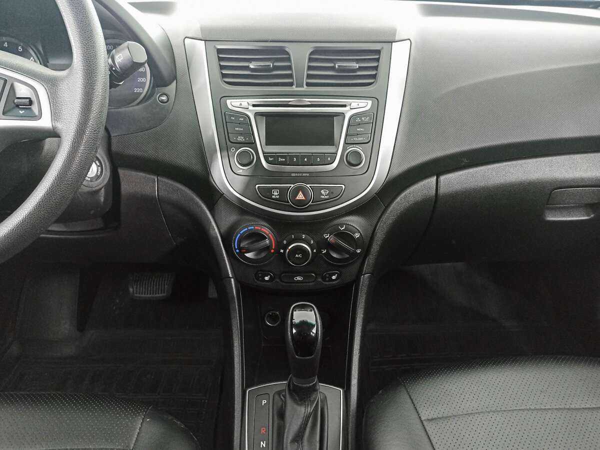 Hyundai Solaris с пробегом — 2016 год. Фото: #12