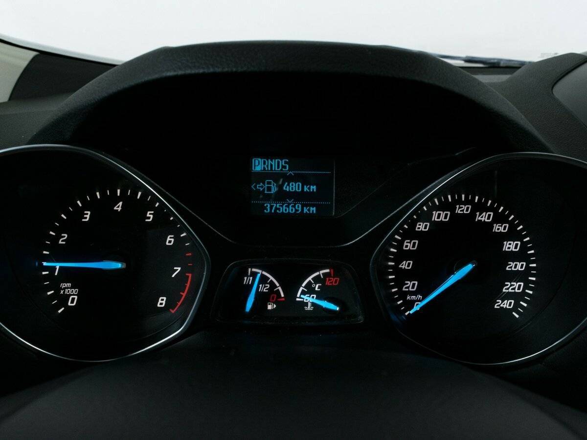 Ford Kuga с пробегом — 2014 год. Фото: #9