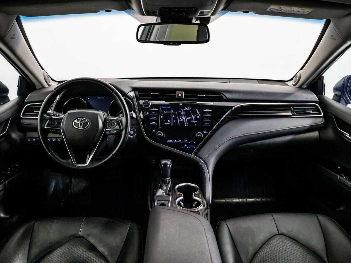 Toyota Camry с пробегом — 2018 год. Фото: #11