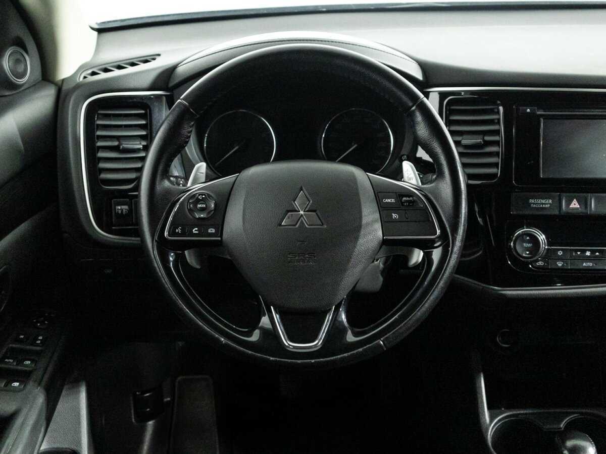 Mitsubishi Outlander с пробегом — 2015 год. Фото: #17