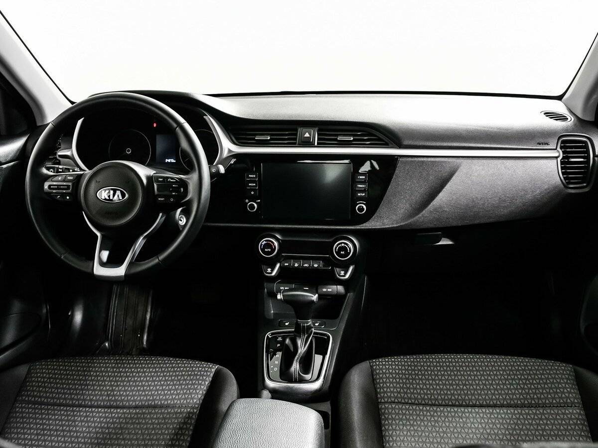 Kia Rio с пробегом — 2020 год. Фото: #10