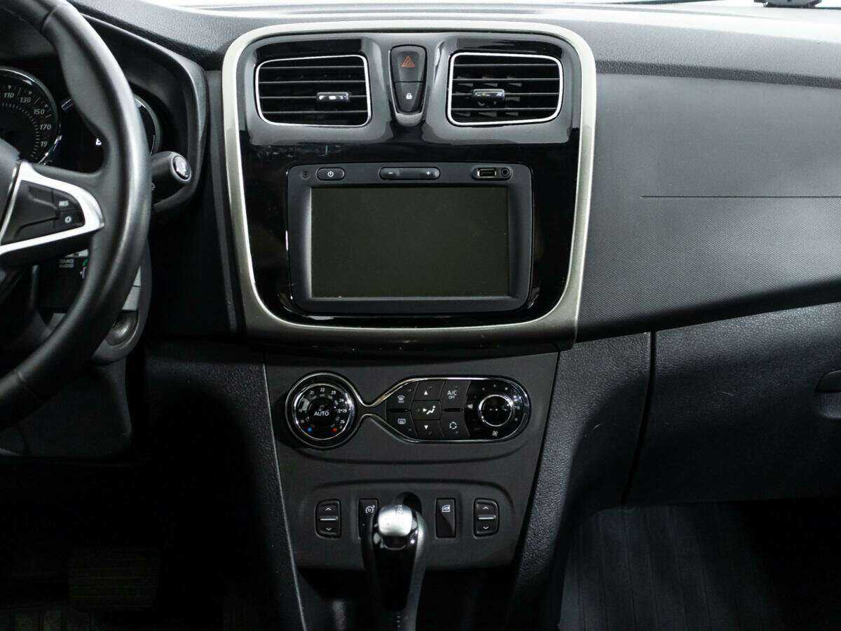 Renault Sandero с пробегом — 2018 год. Фото: #13