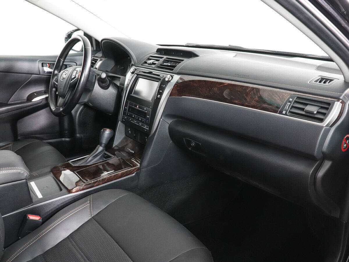 Toyota Camry с пробегом — 2016 год. Фото: #5