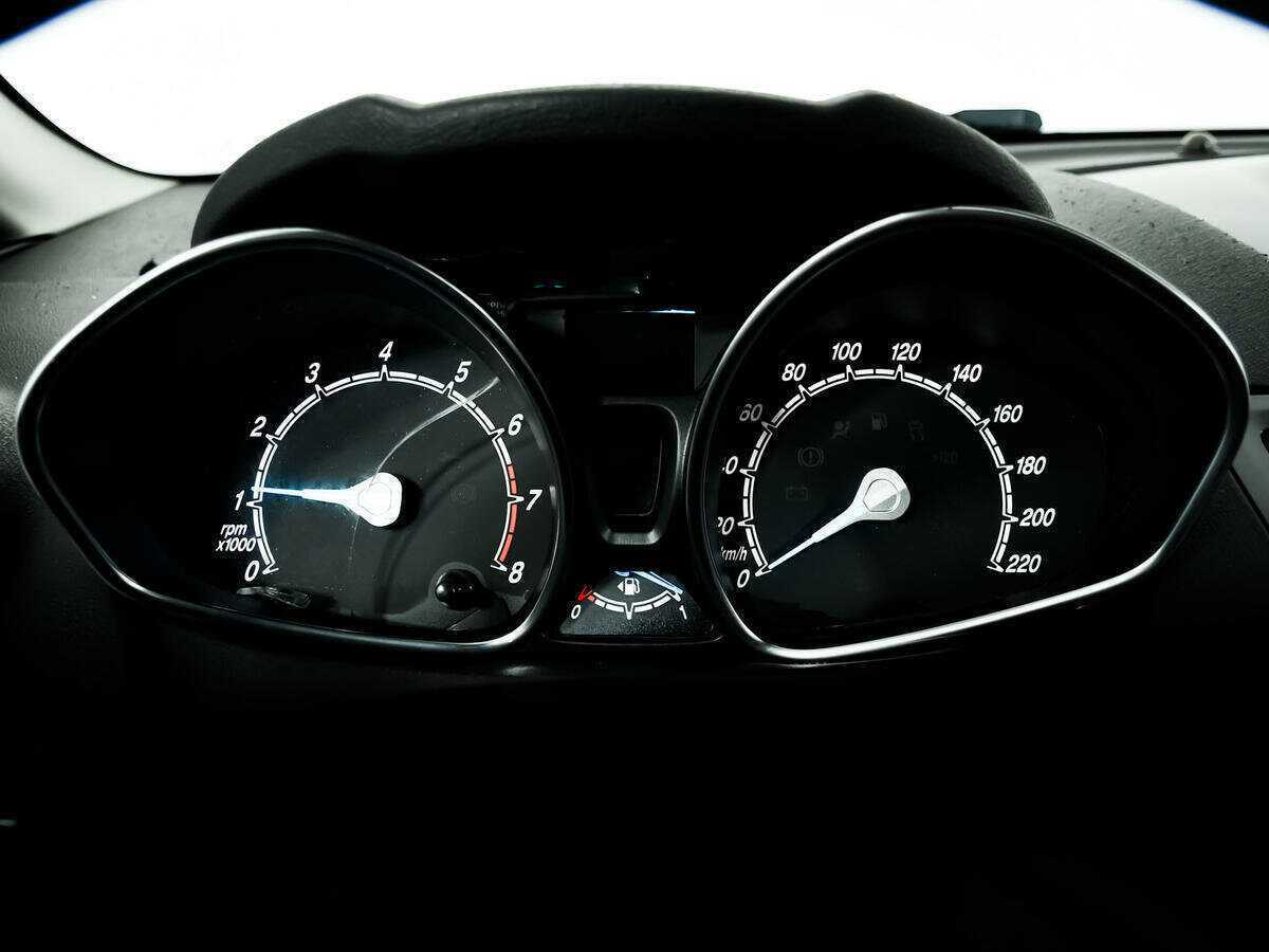 Ford Fiesta с пробегом — 2016 год. Фото: #9