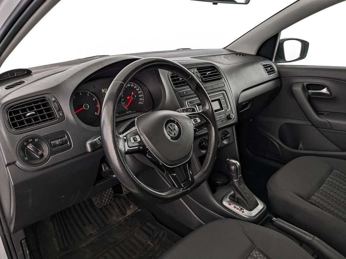 Volkswagen Polo с пробегом — 2019 год. Фото: #13