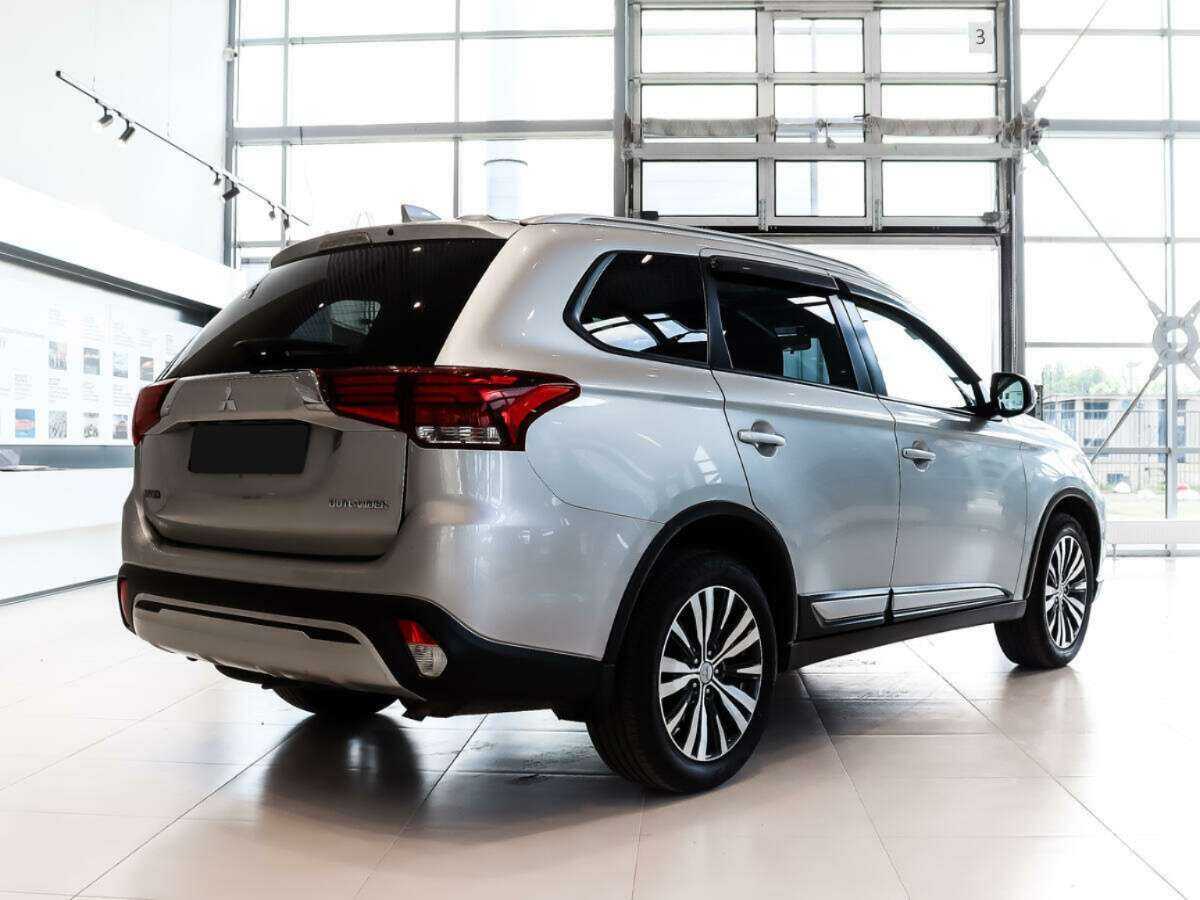 Mitsubishi Outlander с пробегом — 2019 год. Фото: #4