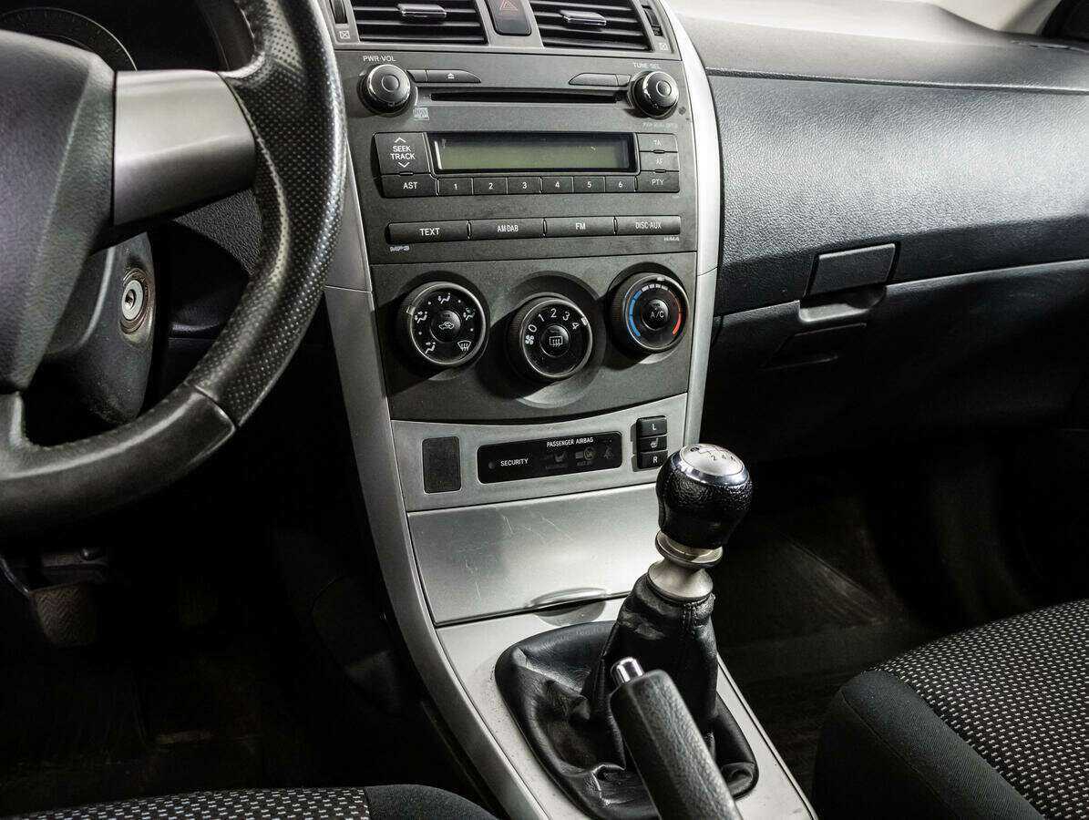 Toyota Corolla с пробегом — 2012 год. Фото: #11