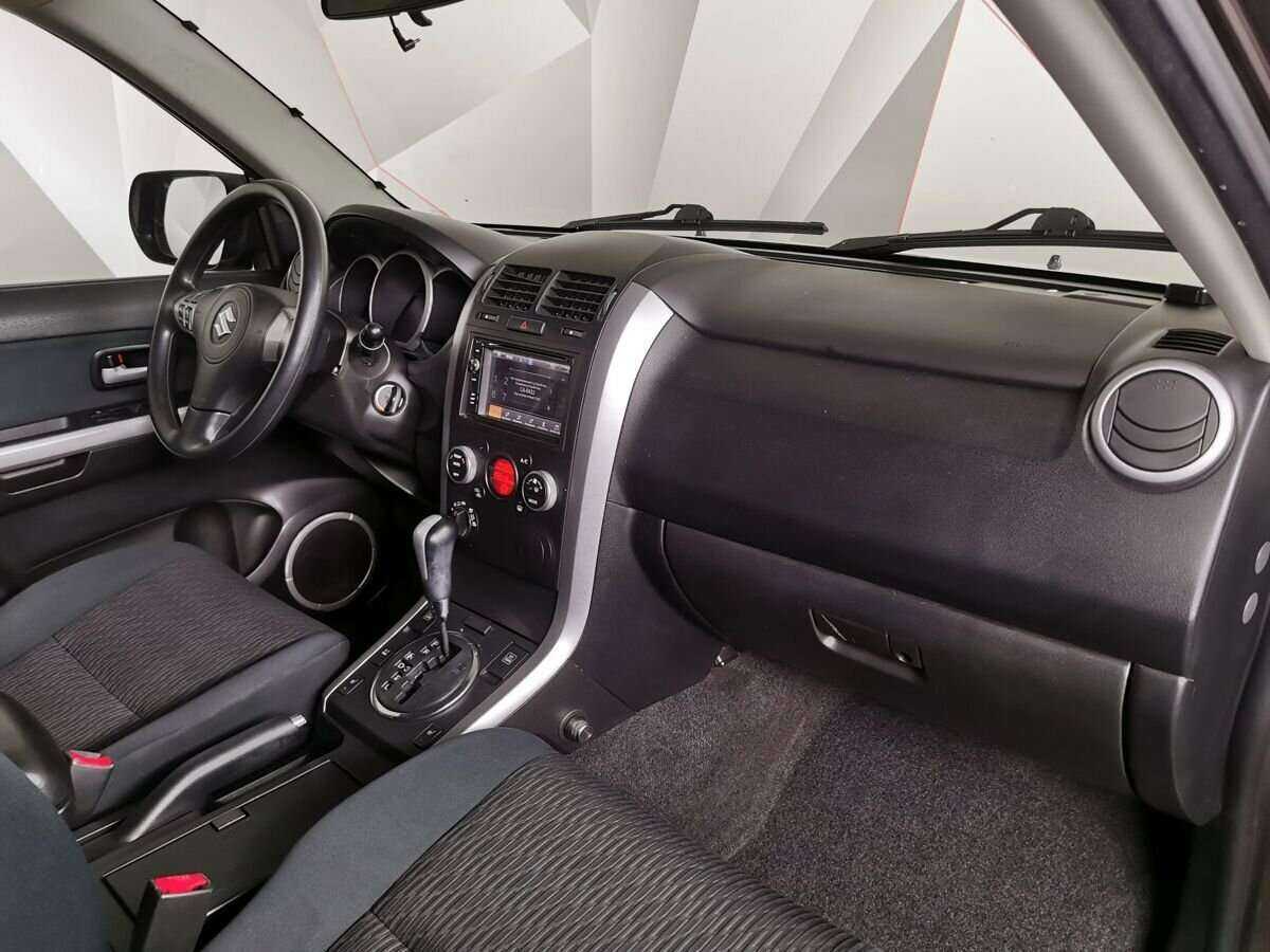 Suzuki Grand Vitara с пробегом — 2013 год. Фото: #8