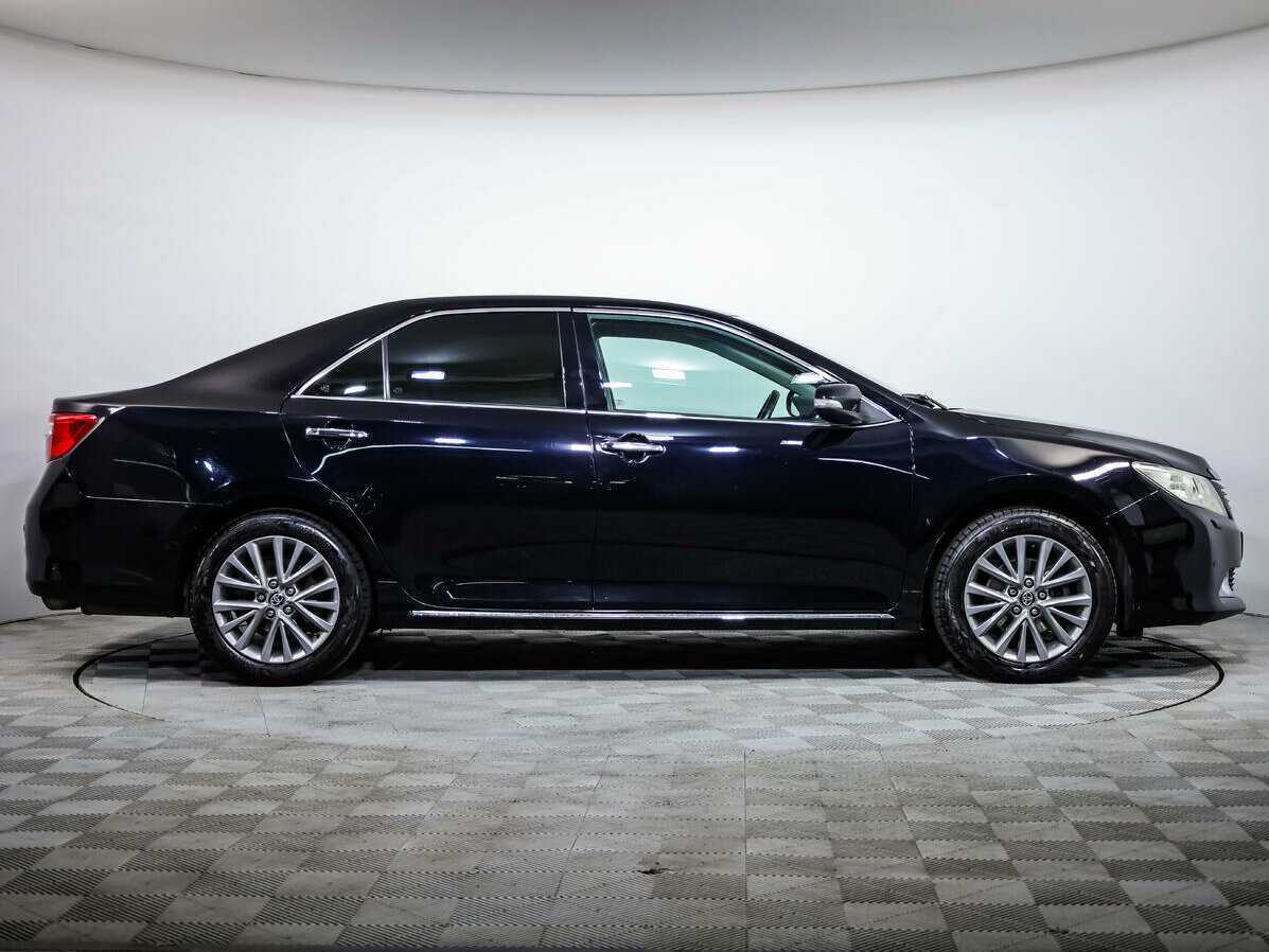 Toyota Camry с пробегом — 2013 год. Фото: #2