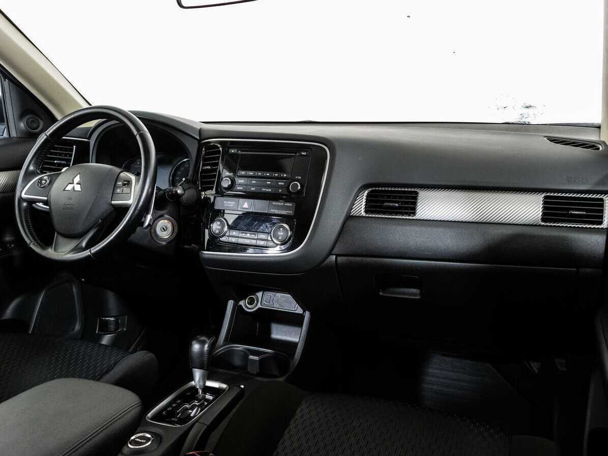 Mitsubishi Outlander с пробегом — 2014 год. Фото: #6