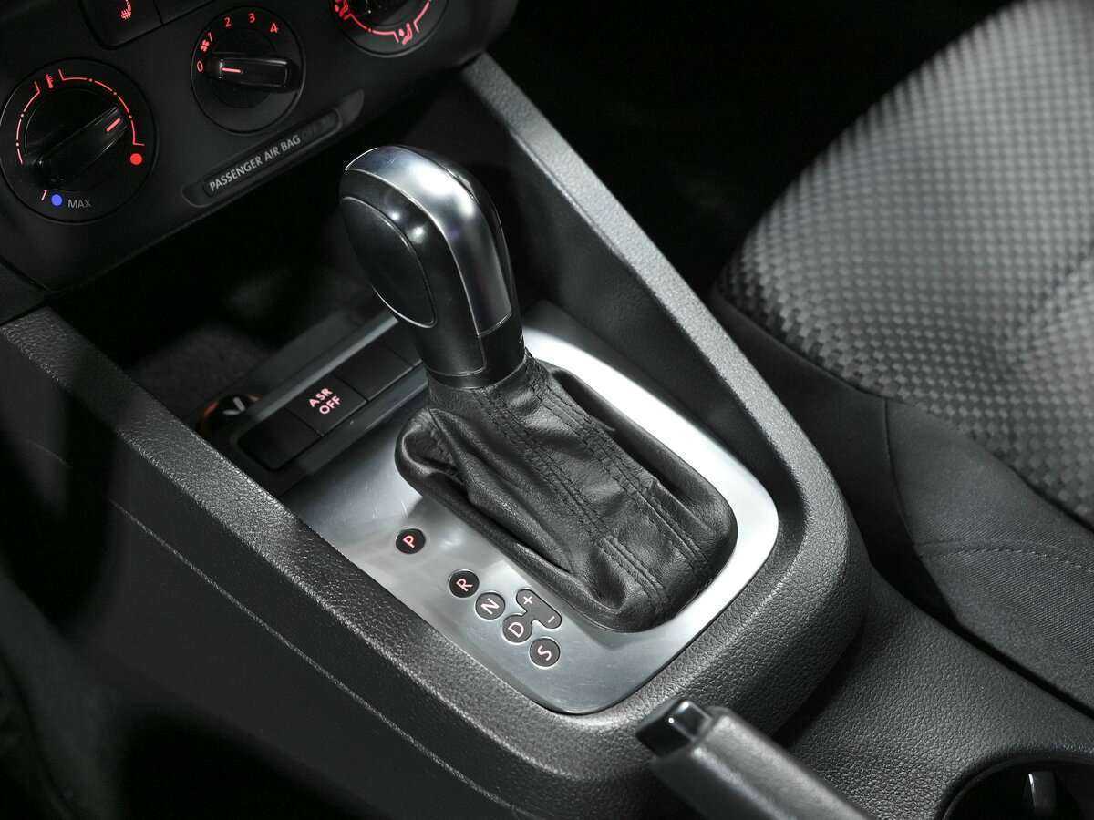 Volkswagen Jetta с пробегом — 2013 год. Фото: #10