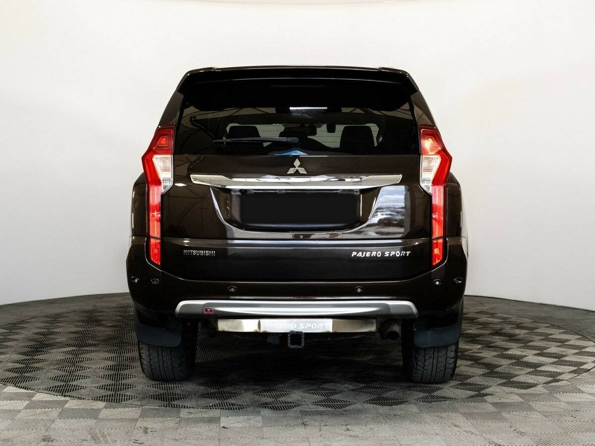 Mitsubishi Pajero Sport с пробегом — 2019 год. Фото: #6