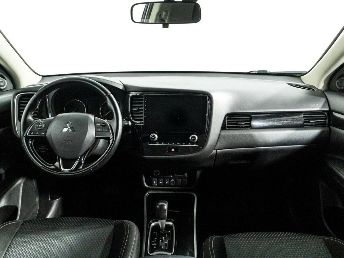 Mitsubishi Outlander с пробегом — 2020 год. Фото: #10