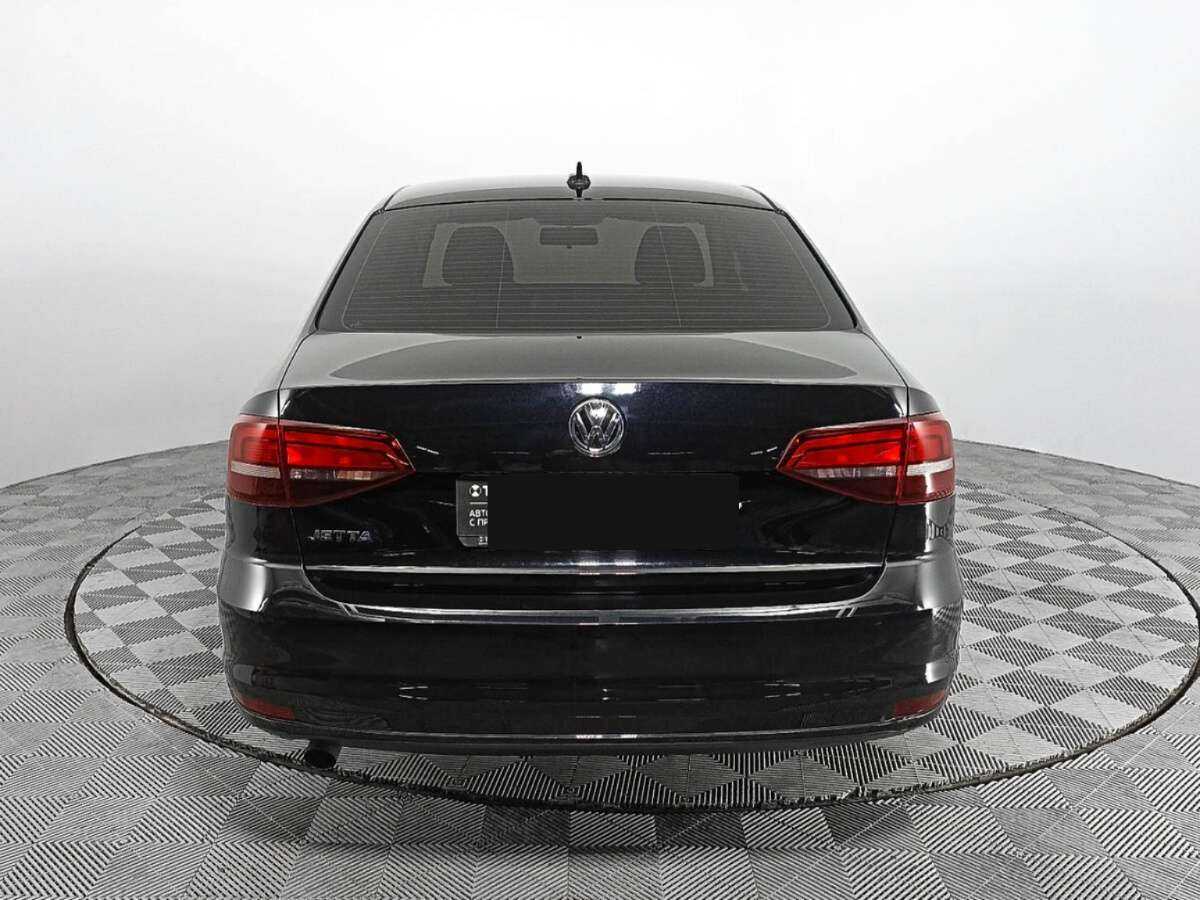 Volkswagen Jetta с пробегом — 2018 год. Фото: #4