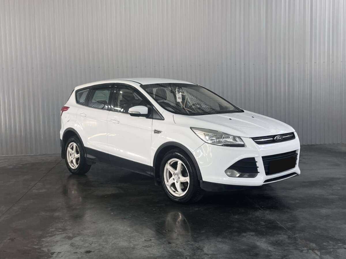 Ford Kuga с пробегом — 2015 год. Фото: #2