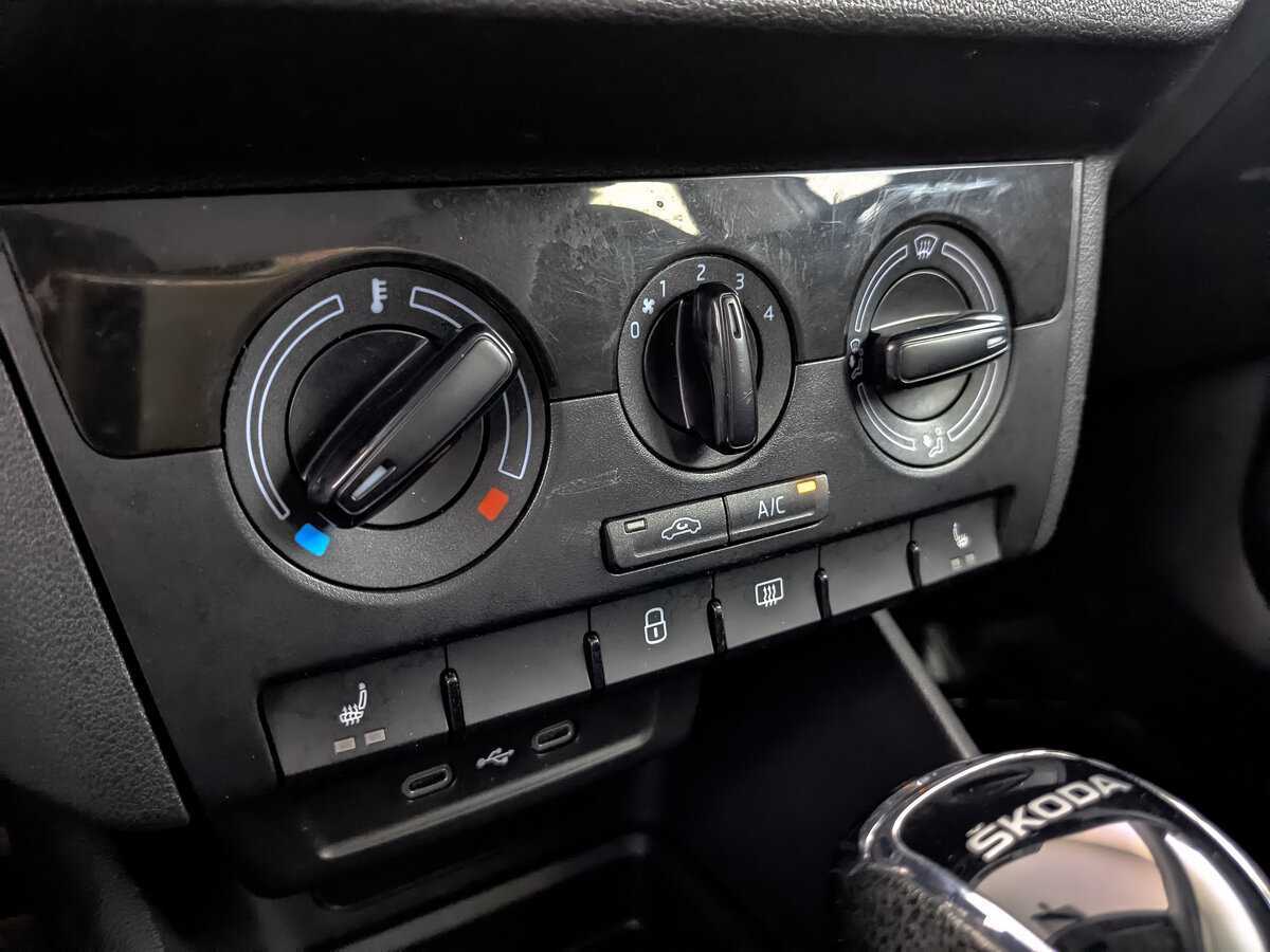 Skoda Rapid с пробегом — 2020 год. Фото: #21