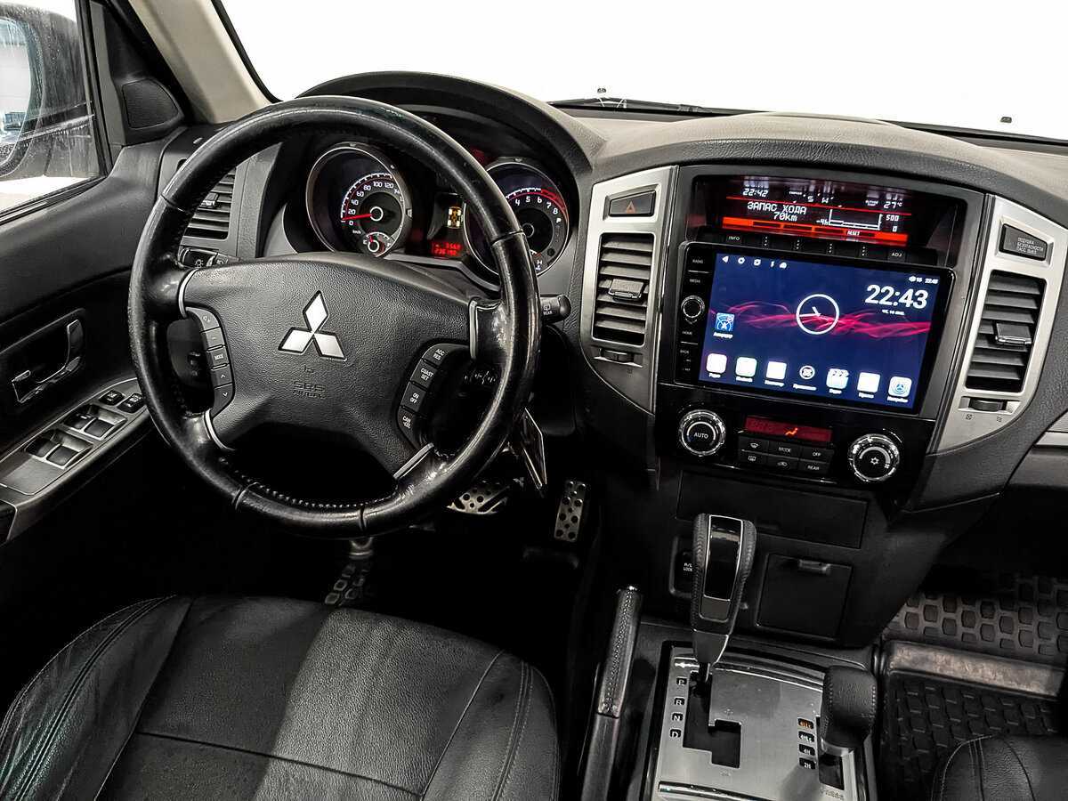 Mitsubishi Pajero с пробегом — 2015 год. Фото: #24