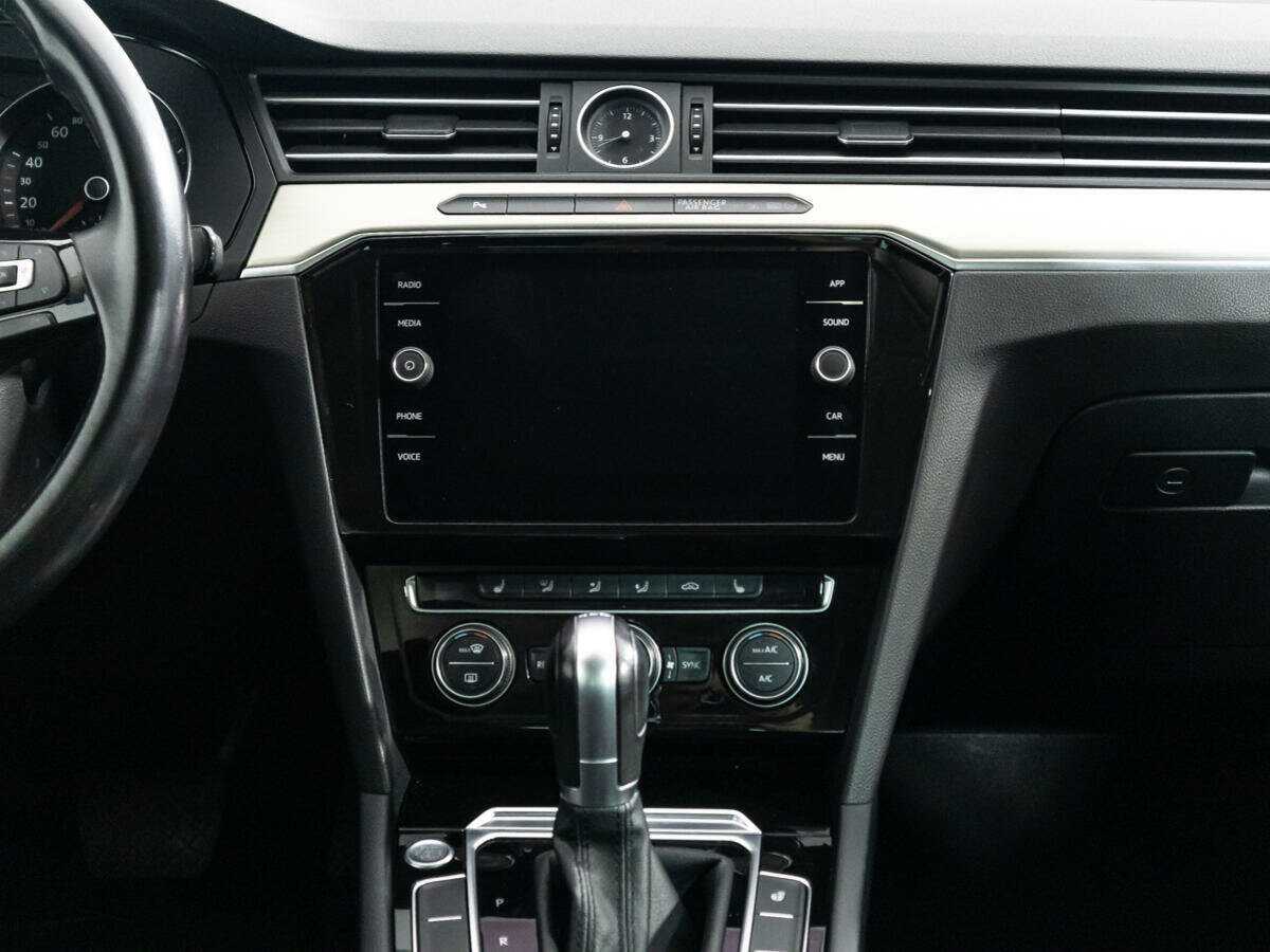 Volkswagen Passat с пробегом — 2017 год. Фото: #13