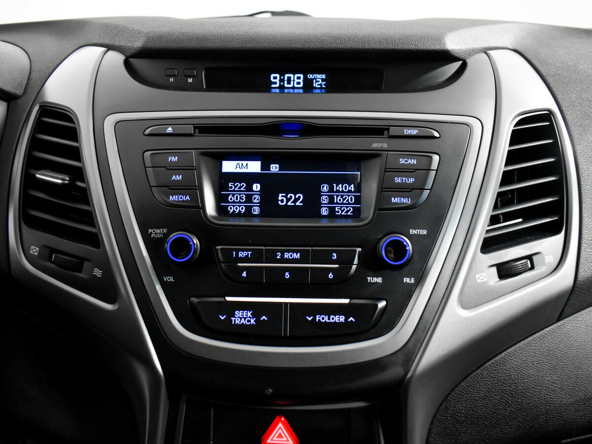 Hyundai Elantra с пробегом — 2015 год. Фото: #13