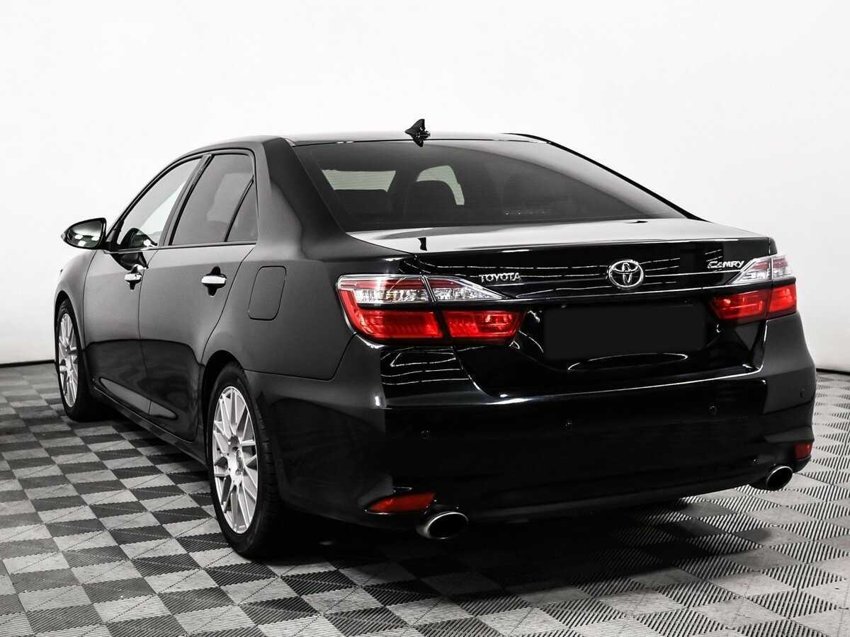 Toyota Camry с пробегом — 2017 год. Фото: #6