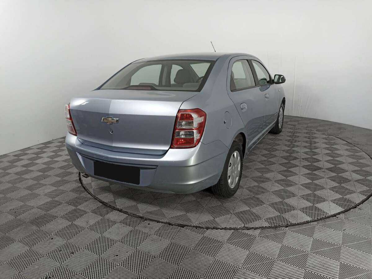 Chevrolet Cobalt с пробегом — 2013 год. Фото: #4