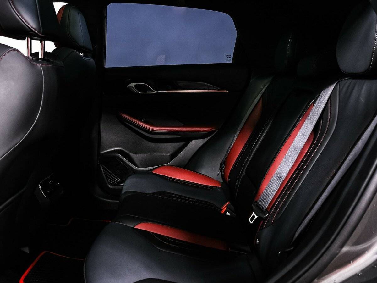 Geely Coolray с пробегом — 2023 год. Фото: #12