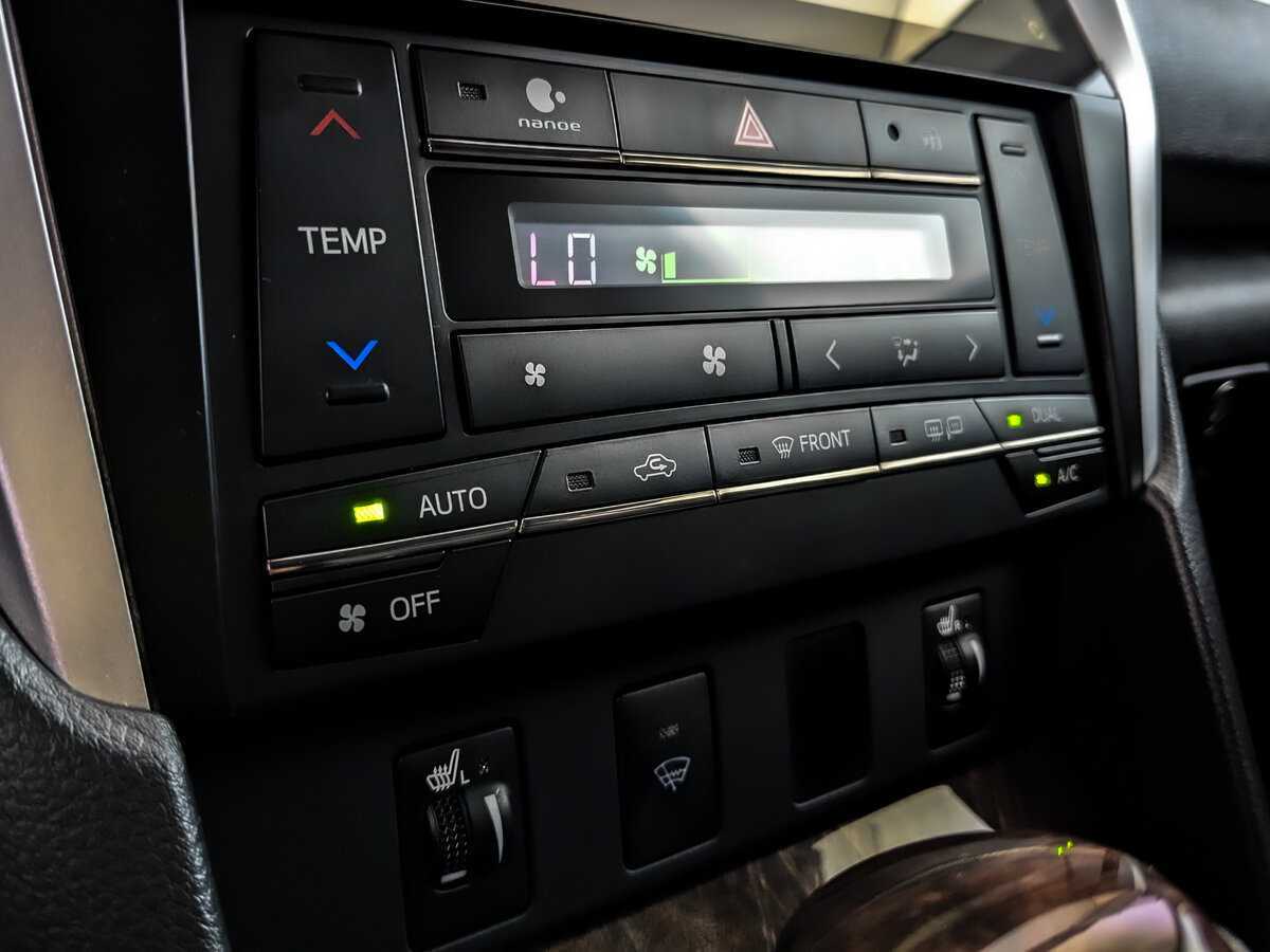 Toyota Camry с пробегом — 2016 год. Фото: #21