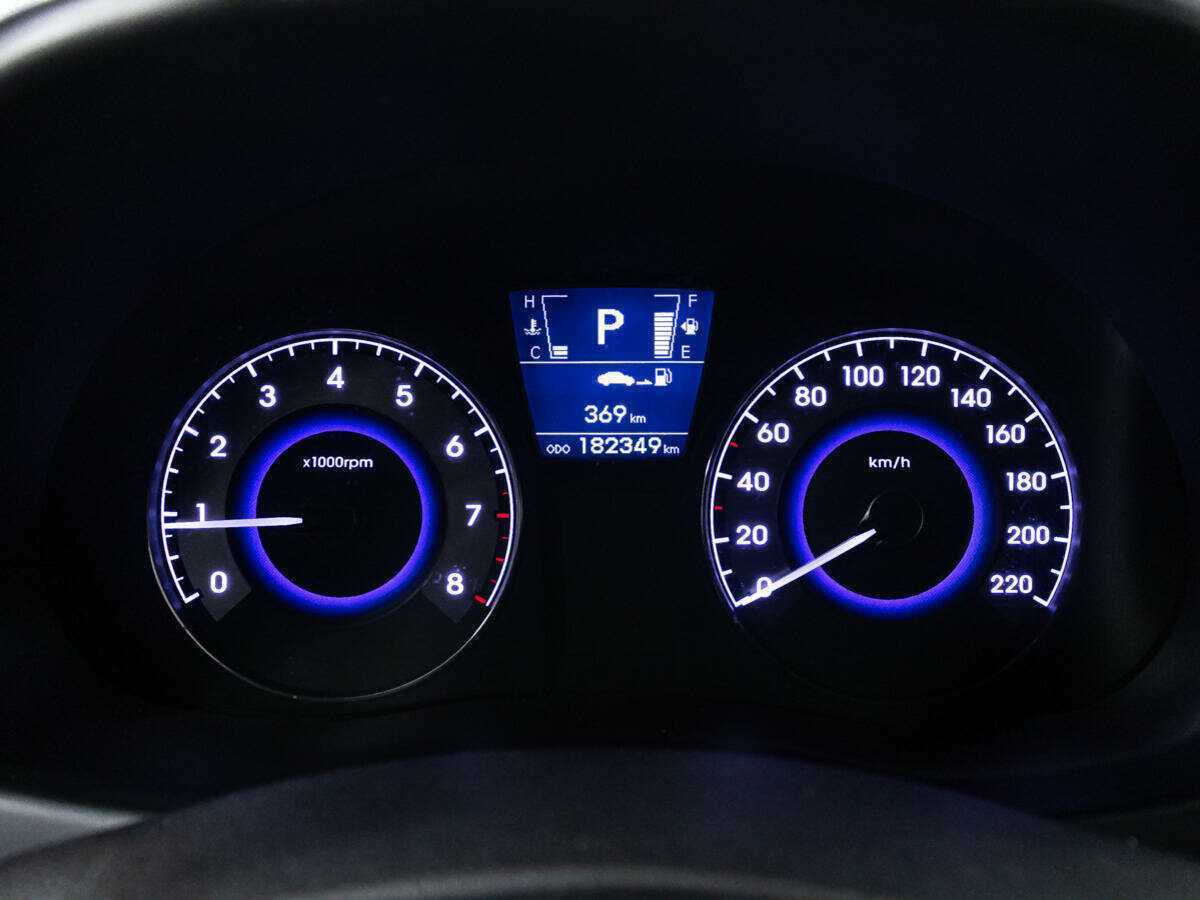 Hyundai Solaris с пробегом — 2013 год. Фото: #11